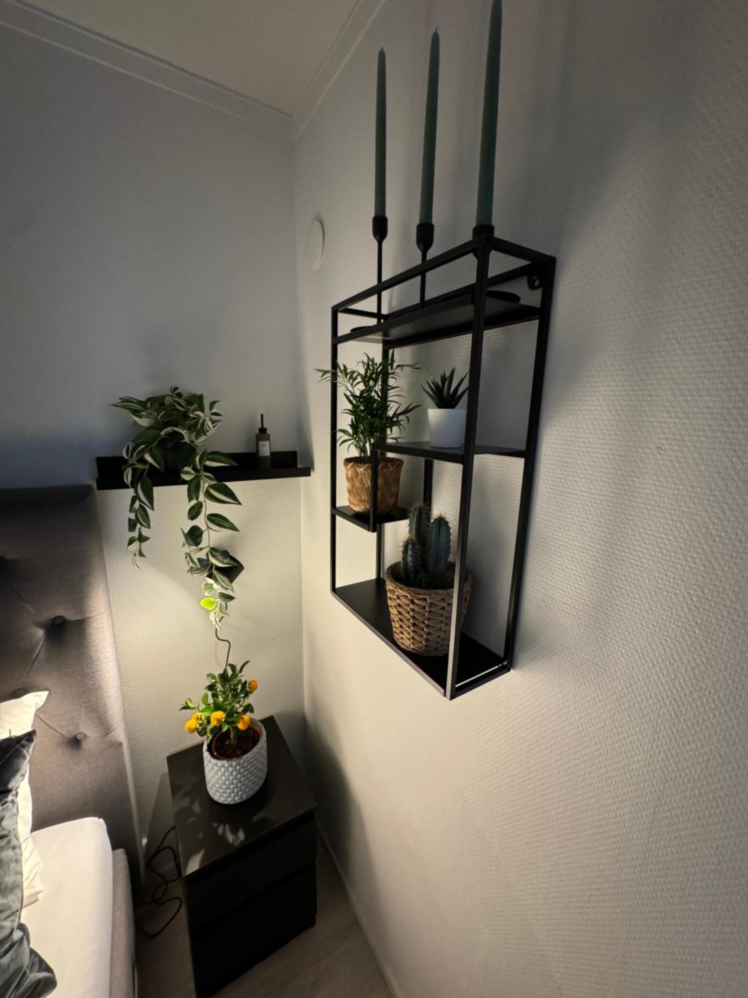 So Easy Stay, Malmoe Luaran gambar