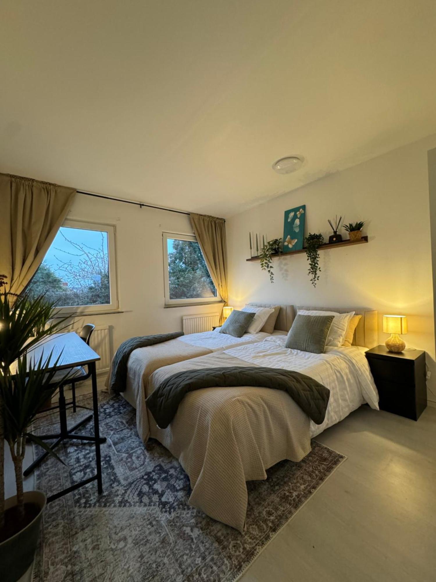 So Easy Stay, Malmoe Luaran gambar