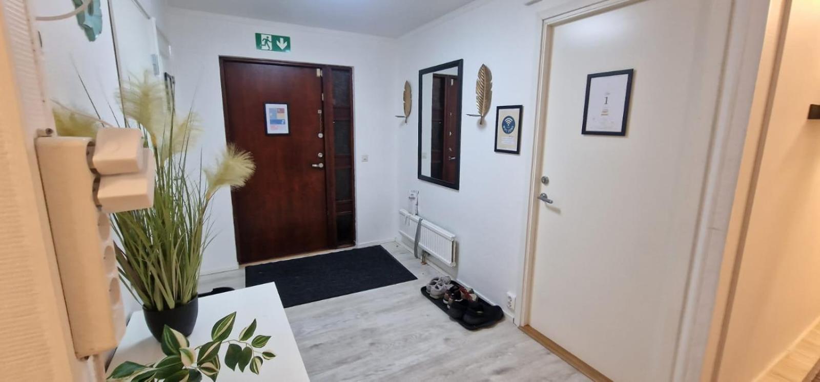 So Easy Stay, Malmoe Luaran gambar