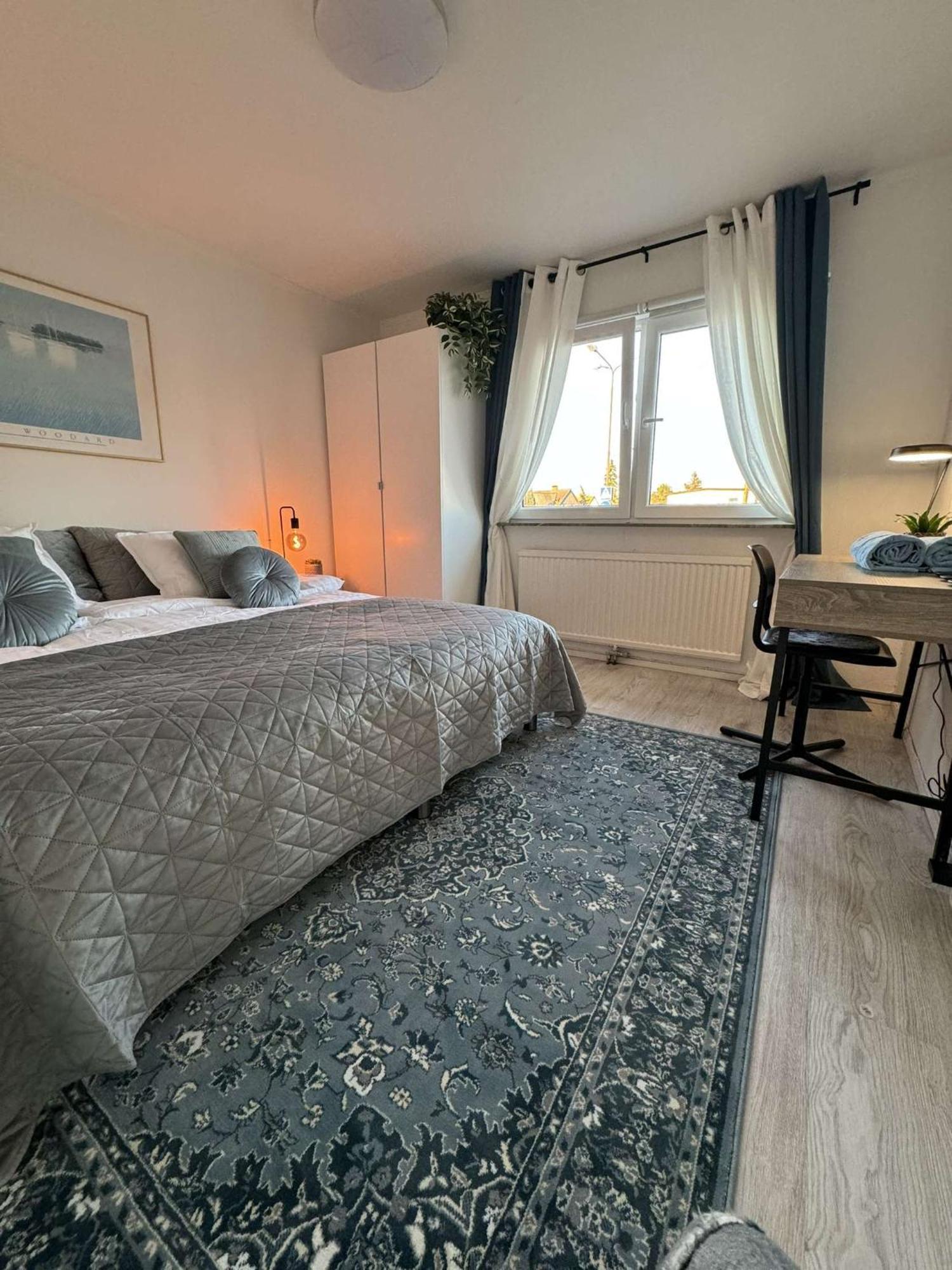 So Easy Stay, Malmoe Luaran gambar